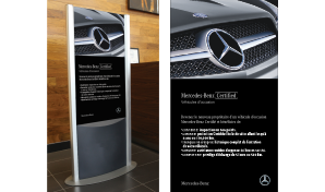 Affiche Double Face Certifiés Mercedes-Benz Avec Support Sur Pied